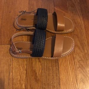 Gap sandals